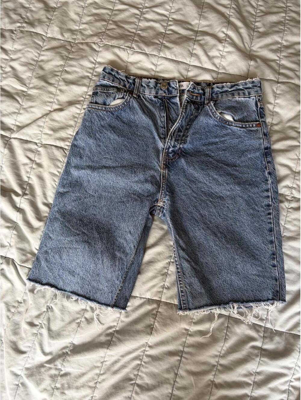 Zara Women's Blue and Navy Shorts